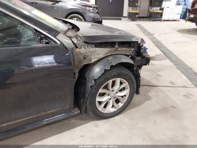 Продажа на аукционе авто 2017 Volkswagen Passat 1.8t S, vin: 1VWAT7A33HC016519, номер лота: 44369837