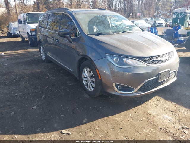 44369858 :رقم المزاد ، 2C4RC1BG6HR805243 vin ، 2017 Chrysler Pacifica Touring-l مزاد بيع