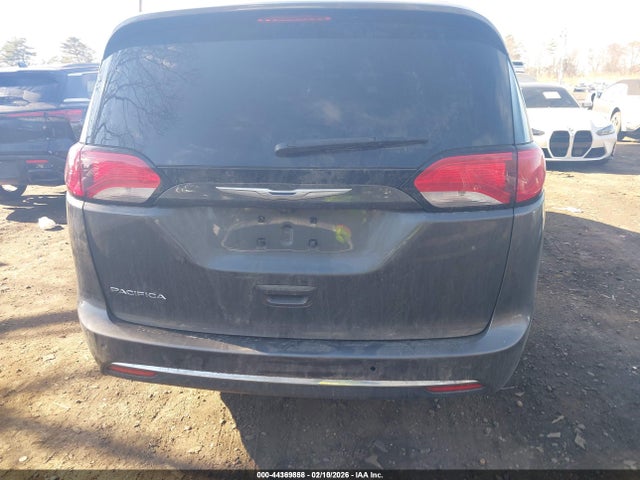 Продаж на аукціоні авто 2017 Chrysler Pacifica Touring-l, vin: 2C4RC1BG6HR805243, номер лоту: 44369858