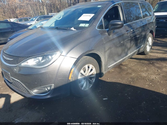 Продаж на аукціоні авто 2017 Chrysler Pacifica Touring-l, vin: 2C4RC1BG6HR805243, номер лоту: 44369858