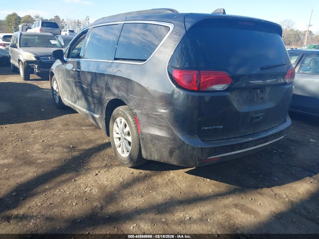 Продаж на аукціоні авто 2017 Chrysler Pacifica Touring-l, vin: 2C4RC1BG6HR805243, номер лоту: 44369858
