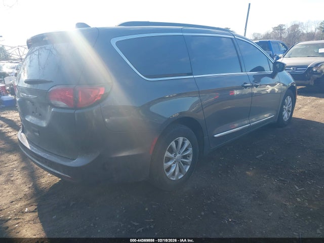 Продаж на аукціоні авто 2017 Chrysler Pacifica Touring-l, vin: 2C4RC1BG6HR805243, номер лоту: 44369858