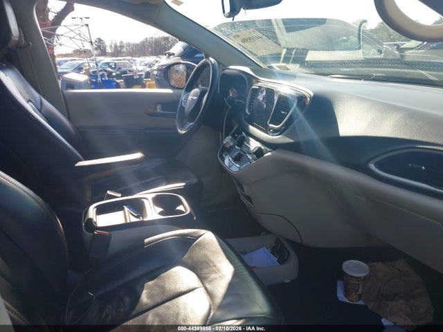 Продаж на аукціоні авто 2017 Chrysler Pacifica Touring-l, vin: 2C4RC1BG6HR805243, номер лоту: 44369858