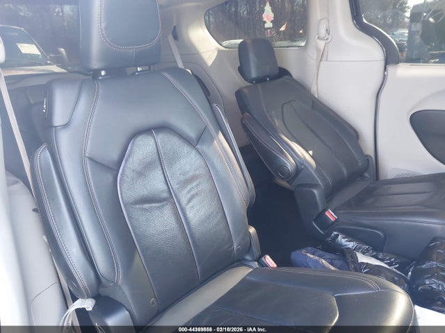 Продаж на аукціоні авто 2017 Chrysler Pacifica Touring-l, vin: 2C4RC1BG6HR805243, номер лоту: 44369858
