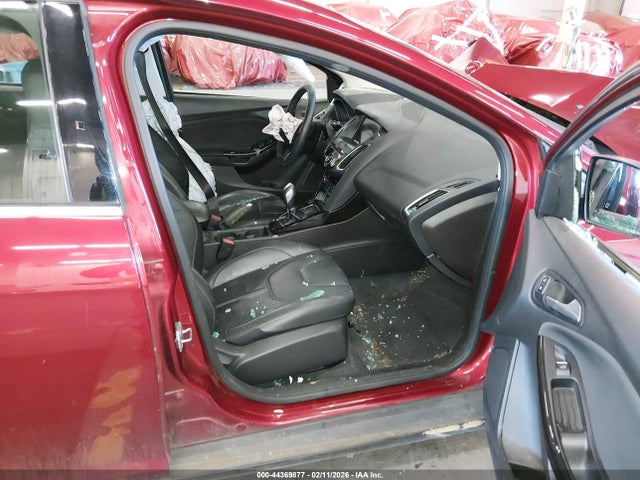 Ford Focus Titanium 2016 1FADP3N20GL255125 Image 5