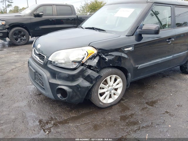 44369907 :رقم المزاد ، KNDJT2A58D7632100 vin ، 2013 Kia Soul مزاد بيع