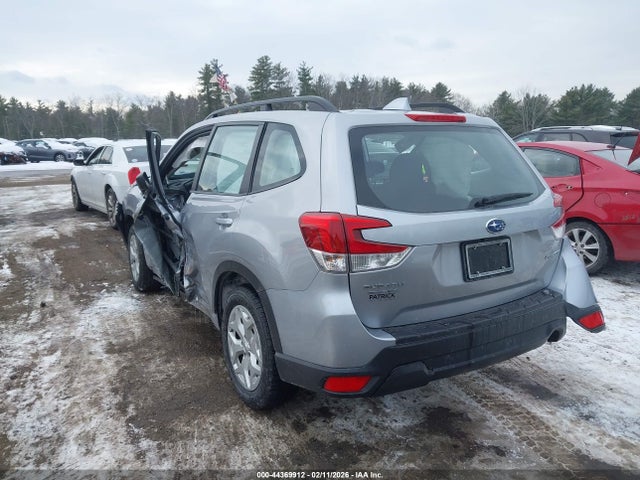 Subaru Forester 2019 JF2SKACC7KH481563 Image 3