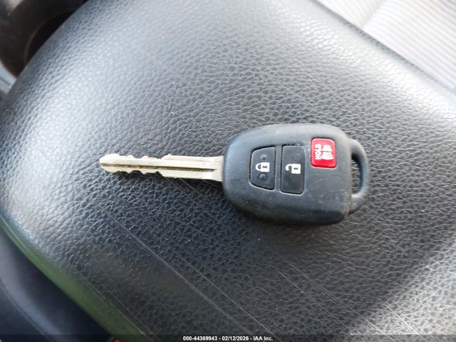 Toyota RAV4 LE 2015 2T3BFREV0FW384222 Image 11