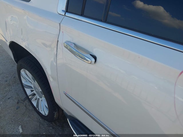 2016 Cadillac Escalade Esv Platinum მანქანა იყიდება აუქციონზე, vin: 1GYS4KKJ1GR158510, აუქციონის ნომერი: 44369965