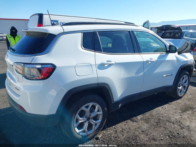 Jeep Compass Latitude 4x4 2025 3C4NJDBN2ST617389 Image 4