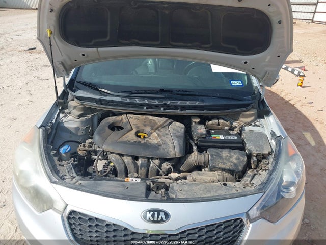 KNAFZ4A81G5598072 KIA FORTE EX