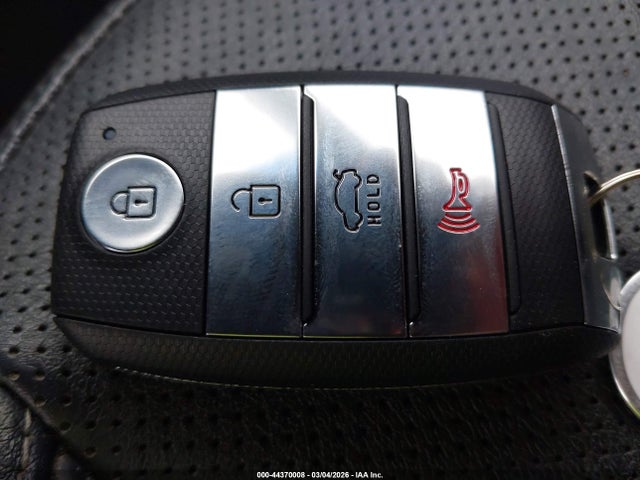 KNAFZ4A81G5598072 KIA FORTE EX