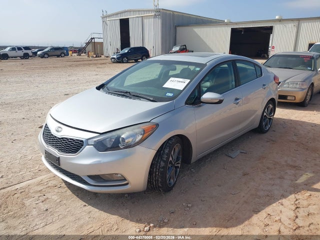 KNAFZ4A81G5598072 KIA FORTE EX