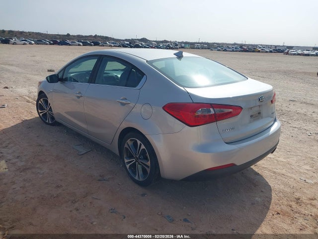 KNAFZ4A81G5598072 KIA FORTE EX