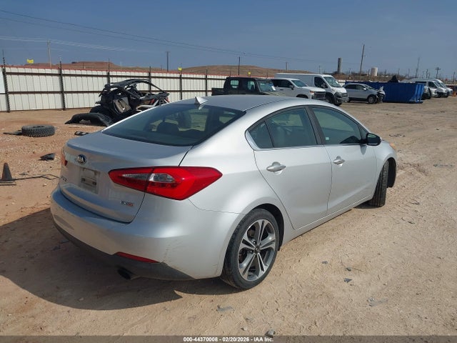 KNAFZ4A81G5598072 KIA FORTE EX