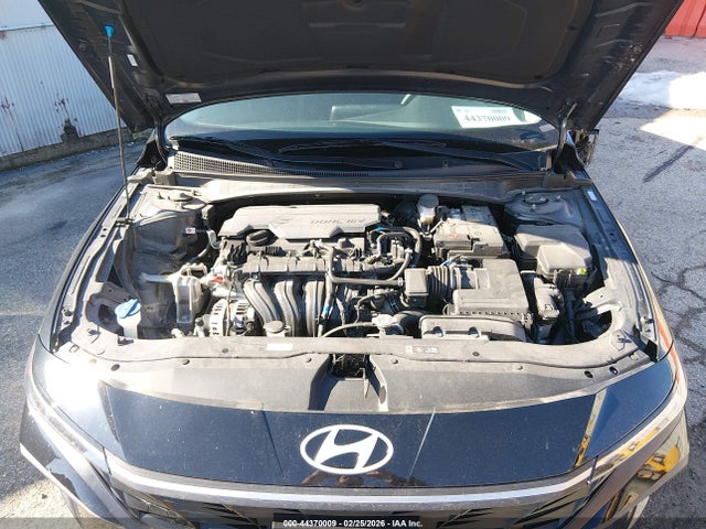 KMHLL4DG2RU642725 Hyundai ELANTRA SE