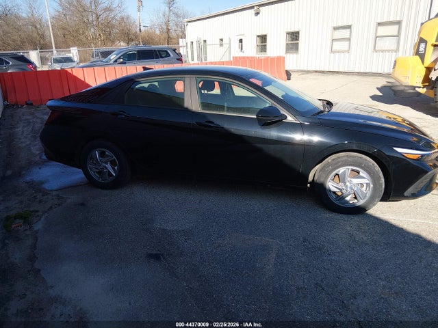 KMHLL4DG2RU642725 Hyundai ELANTRA SE