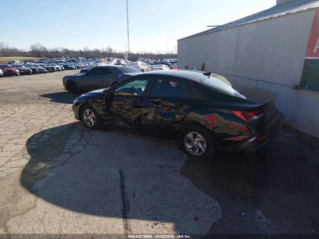KMHLL4DG2RU642725 Hyundai ELANTRA SE