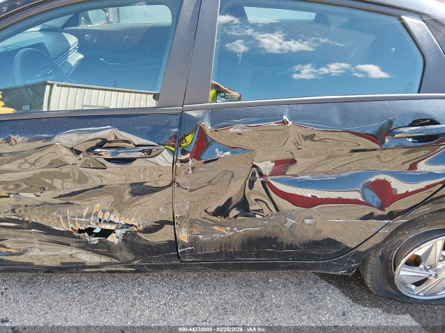 KMHLL4DG2RU642725 Hyundai ELANTRA SE