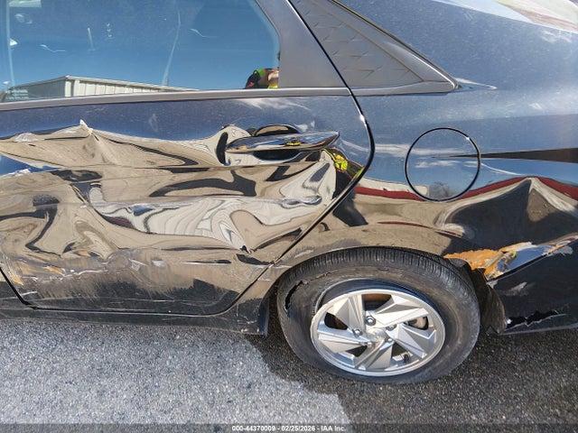 KMHLL4DG2RU642725 Hyundai ELANTRA SE