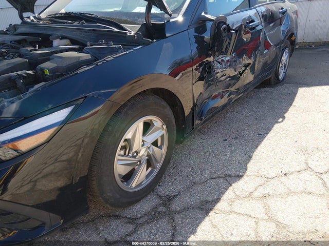 KMHLL4DG2RU642725 Hyundai ELANTRA SE