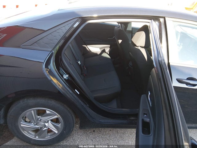 KMHLL4DG2RU642725 Hyundai ELANTRA SE