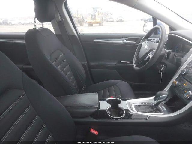3FA6P0H76FR122688 Ford FUSION SE
