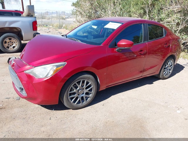 3MYDLBYV3KY521373 Toyota YARIS LE