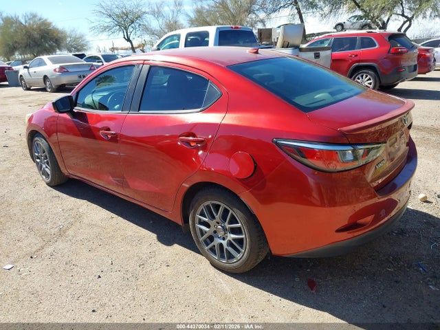 3MYDLBYV3KY521373 Toyota YARIS LE