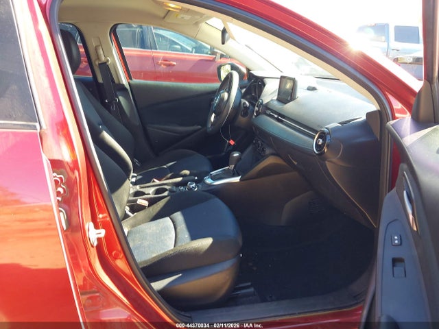 3MYDLBYV3KY521373 Toyota YARIS LE