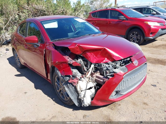 3MYDLBYV3KY521373 Toyota YARIS LE