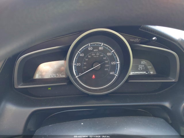 3MYDLBYV3KY521373 Toyota YARIS LE