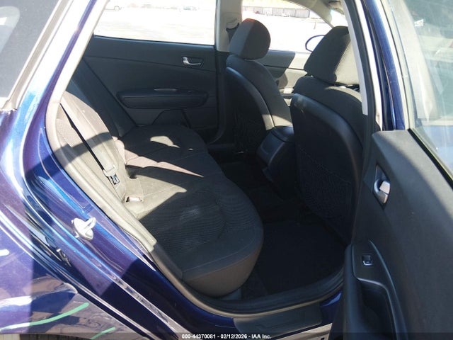 5XXGT4L37KG281198 KIA Optima Lx