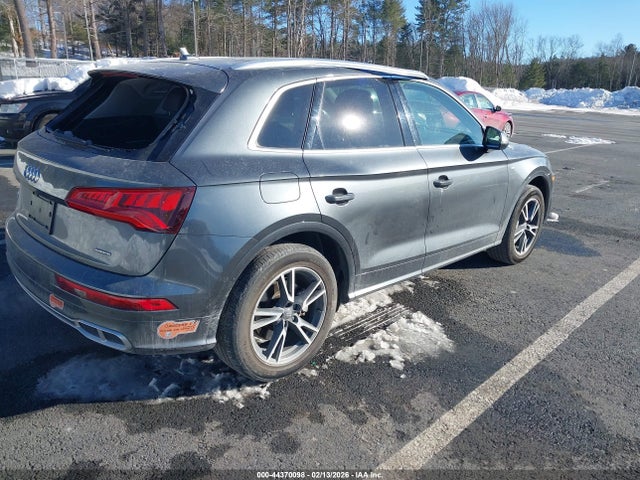 44370098 :رقم المزاد ، WA1G2AFY0L2079572 vin ، 2020 Audi Q5 Premium 55 Tfsi E Quattro S Tronic مزاد بيع