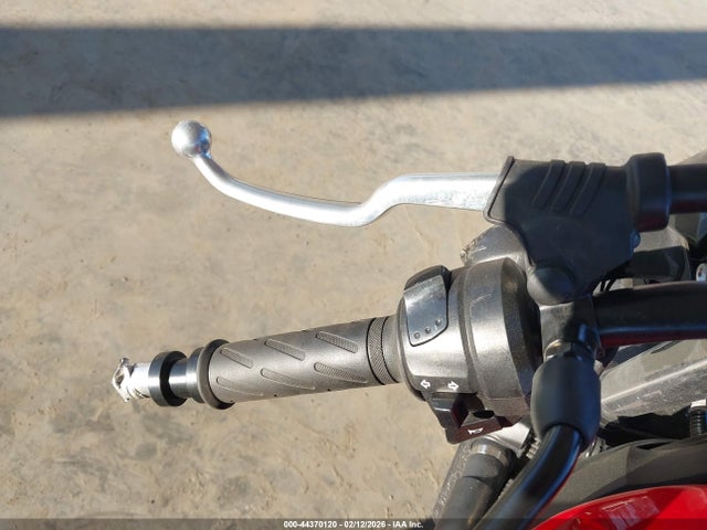 JS1VP55A8H2100602 Suzuki SV650