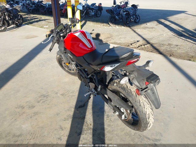 JS1VP55A8H2100602 Suzuki SV650