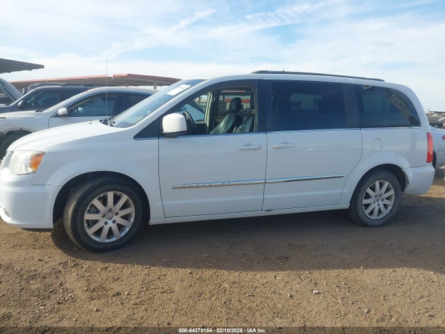 Продажа на аукционе авто 2016 Chrysler Town & Country Touring, vin: 2C4RC1BG1GR296435, номер лота: 44370154