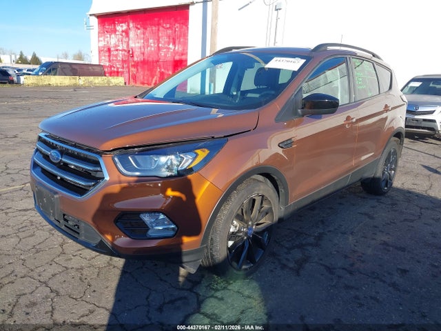 Ford ESCAPE SE 2017 1FMCU9GD2HUB16251 Image 2