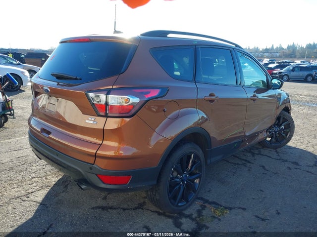 Ford ESCAPE SE 2017 1FMCU9GD2HUB16251 Image 4