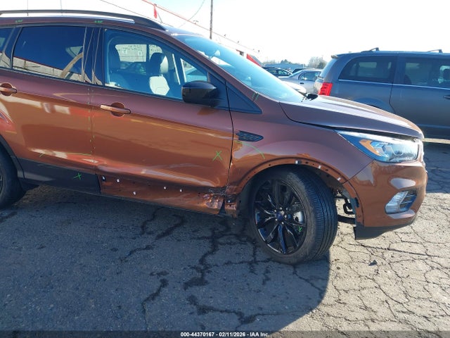 Ford ESCAPE SE 2017 1FMCU9GD2HUB16251 Image 6