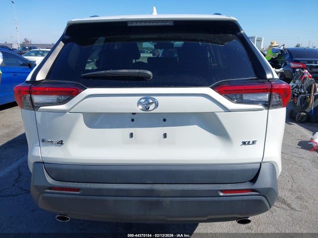 Toyota Rav4 Xle Premium 2022 2T3C1RFV2NW207333 Image 16