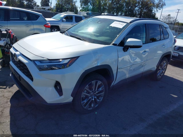 Toyota Rav4 Xle Premium 2022 2T3C1RFV2NW207333 Image 2