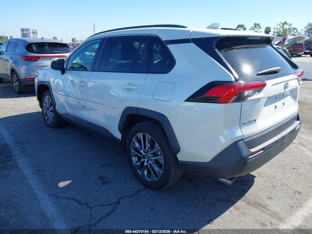 Toyota Rav4 Xle Premium 2022 2T3C1RFV2NW207333 Image 3