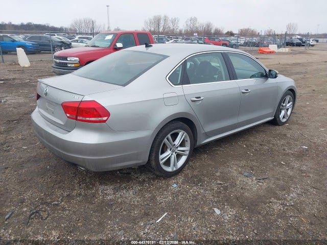 Aukcja sprzedaży 2013 Volkswagen Passat 3.6l V6 Se, vin: 1VWBM7A30DC110997, numer aukcji: 44370191