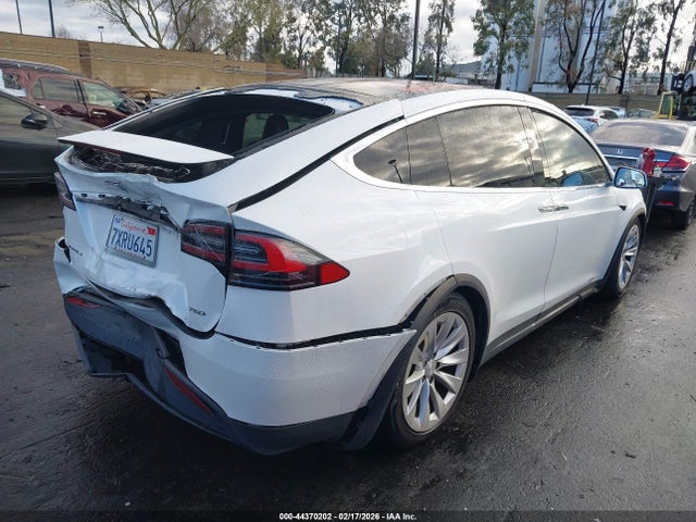 2017 TESLA MODEL X 5YJXCAE2XHF029556 Photo 3