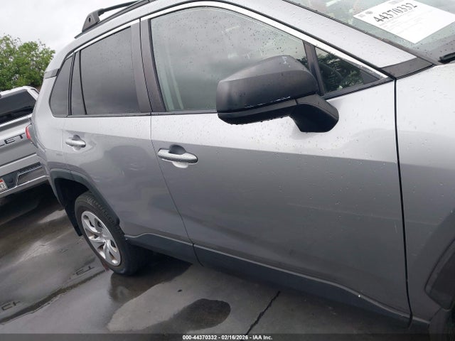 Toyota RAV4 LE 2020 JTMH1RFV1LD054945 Image 14