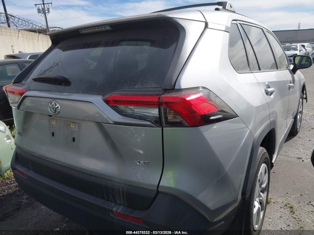 Toyota RAV4 LE 2020 JTMH1RFV1LD054945 Image 4