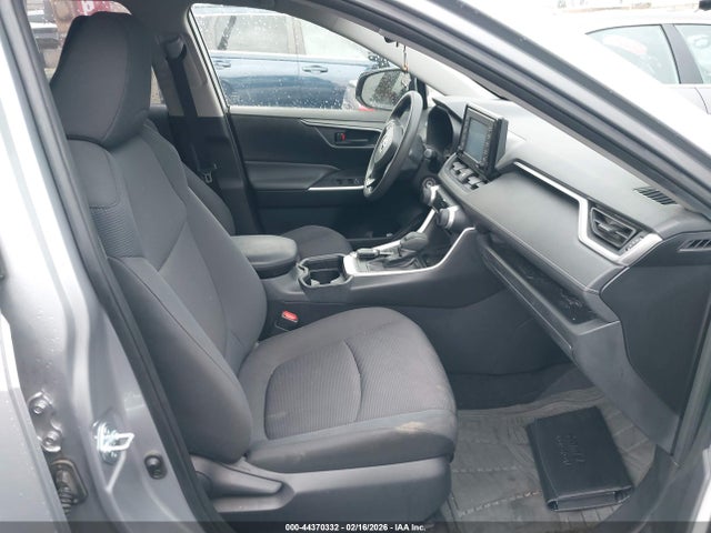 Toyota RAV4 LE 2020 JTMH1RFV1LD054945 Image 5