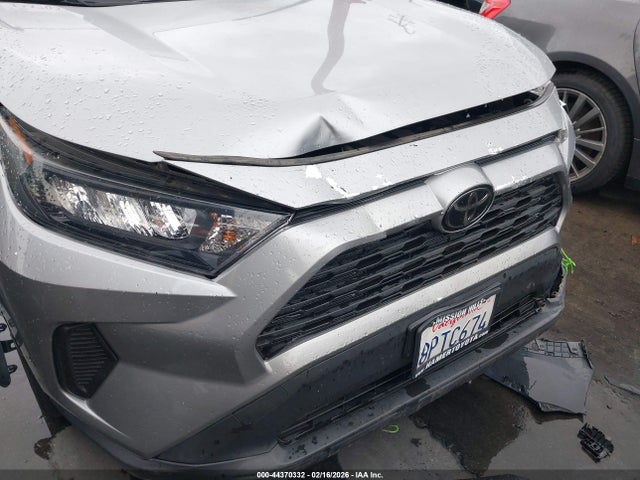 Toyota RAV4 LE 2020 JTMH1RFV1LD054945 Image 6