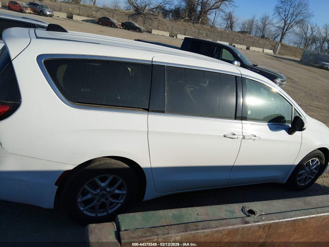 Chrysler Pacifica Touring L 2023 2C4RC1BG2PR585789 Image 13